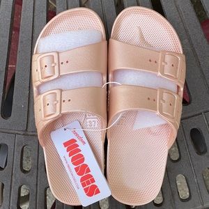 Freedom Moses Sandals sz 6 Darling BNWT